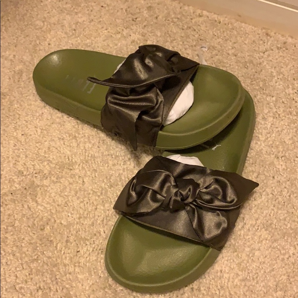 Rihanna Fenty Puma slides
